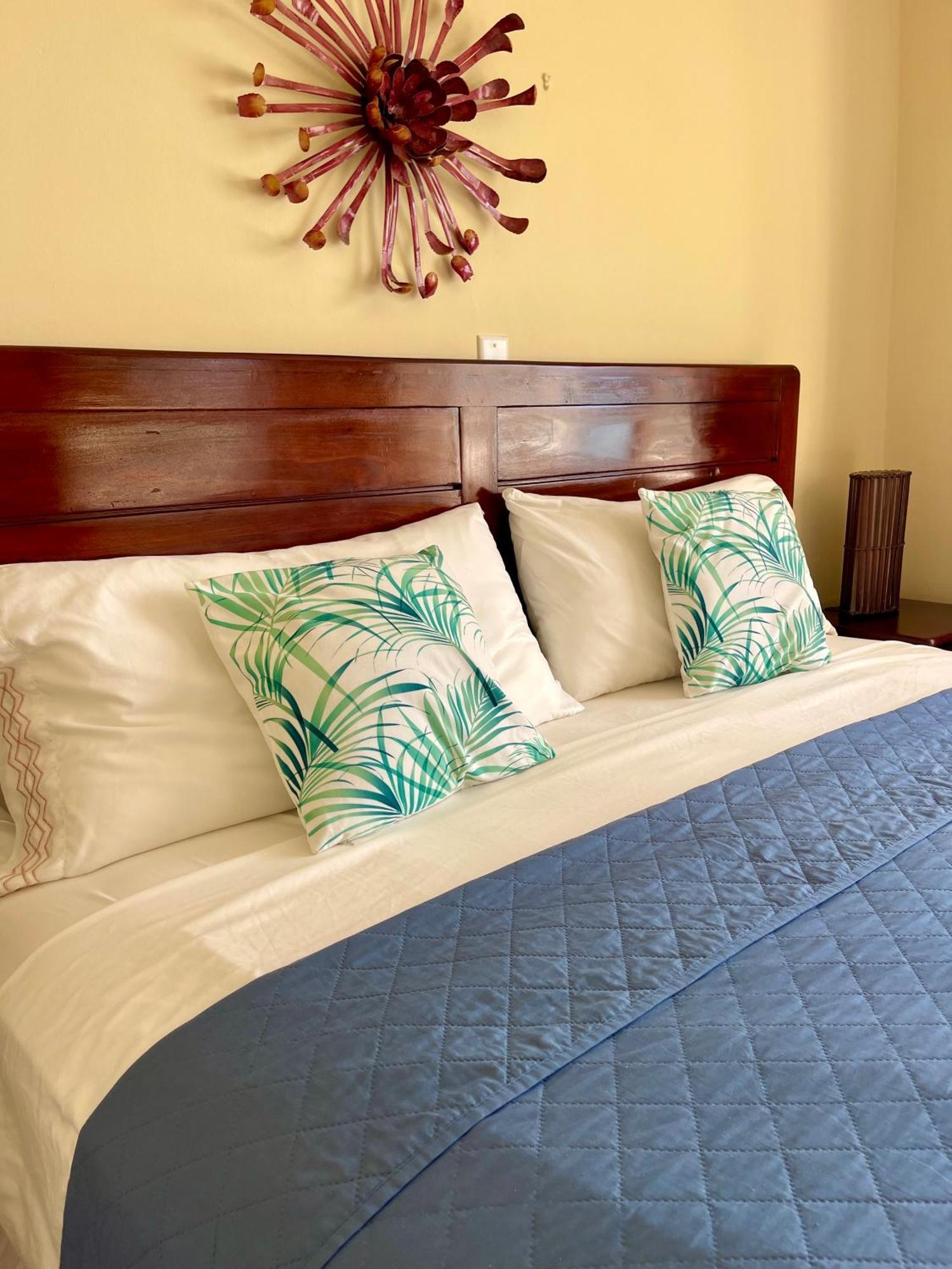 Luxury Apartments And Rooms,The Lagoons Montego Bay Eksteriør bilde