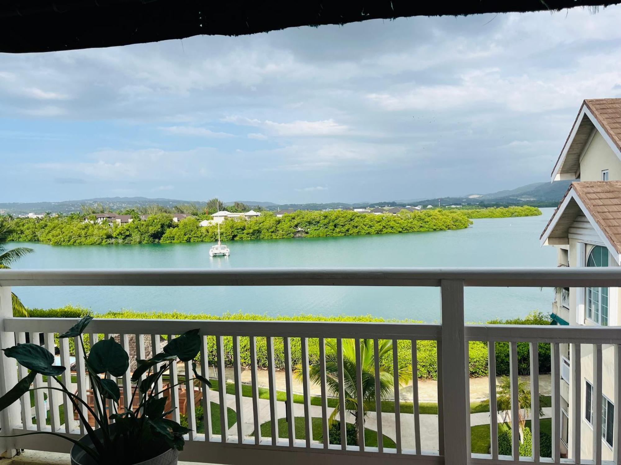Luxury Apartments And Rooms,The Lagoons Montego Bay Eksteriør bilde